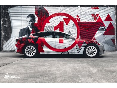 AD_PC_MPI1405-EARS_KEY_VISUAL_TESLA_WITH_logo5