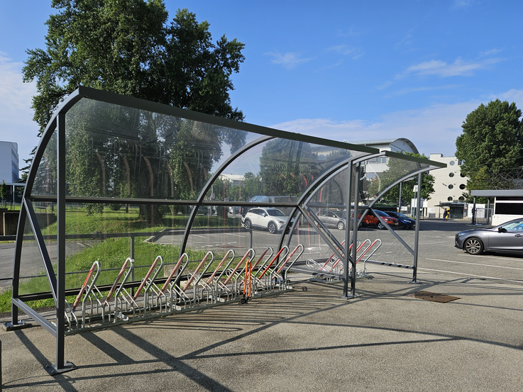 Überdachte Radabstellplätze